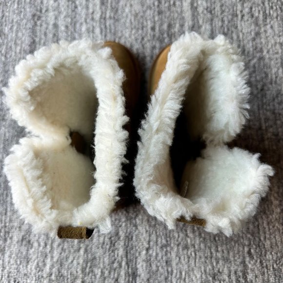 NWOT Koolaburra by UGG Tan Brown Sherpa Booties Boots Womens Size 8 Cozy Winter - Picture 6 of 9